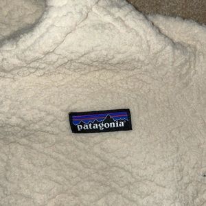 Women’s Patagonia sweatshirt